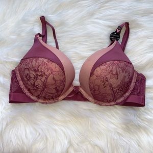 Victoria’s Secret Bombshells Add Two Cup Sizes Bra. Sz 32C. Regular price 69.5$